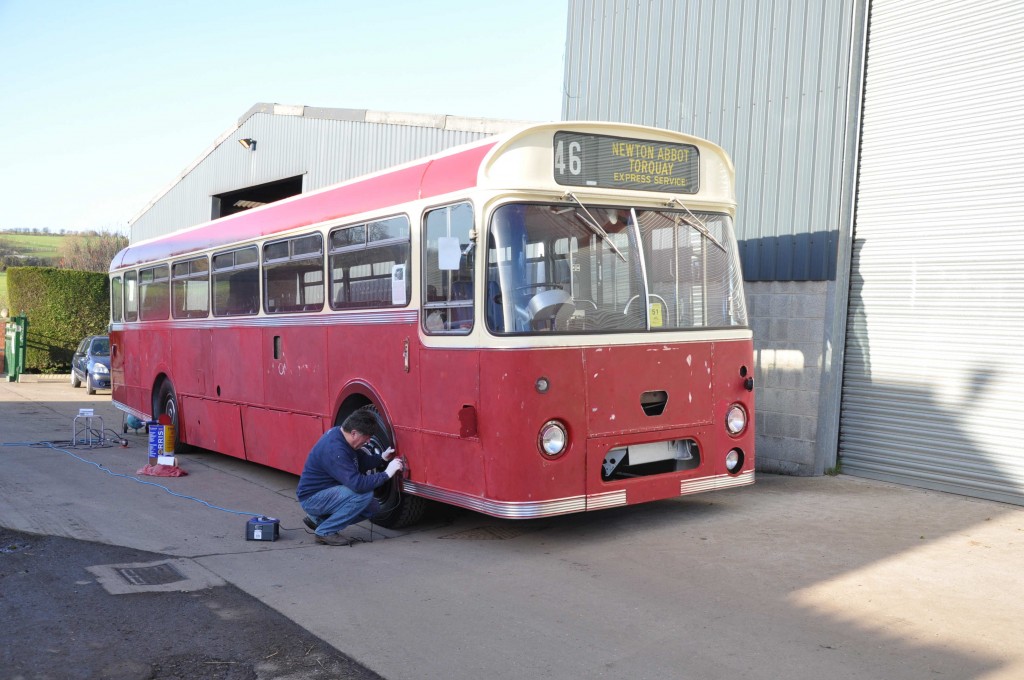 Into the corners with the mouse - coachbuilding brain surgery!